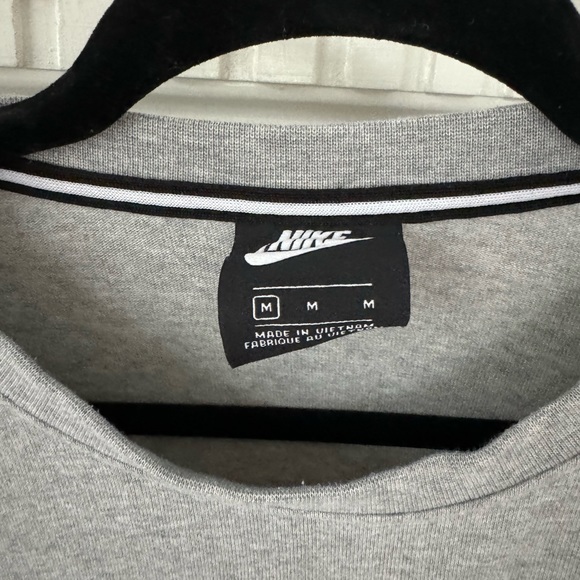 Nike Cropped Grey Crewneck - Picture 2 of 4